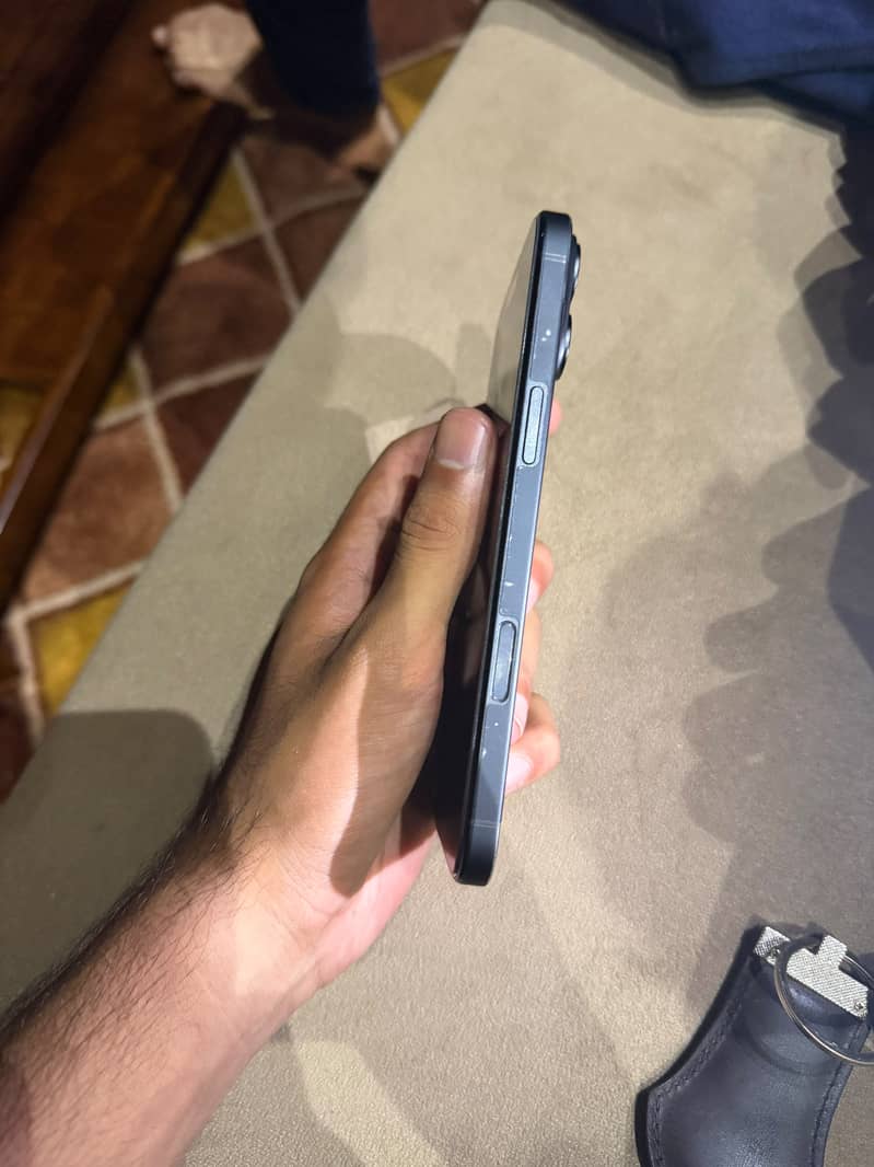 Apple iPhone 16 Plus 7