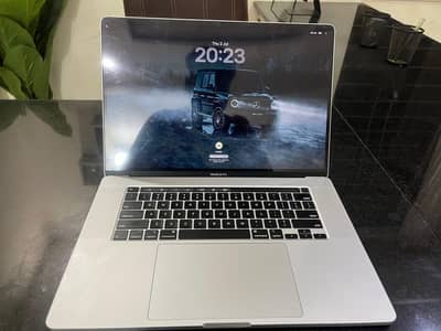 MacBook Pro 16" 2019 Powerful Variant – 32GB DDR4 / 500GB SSD