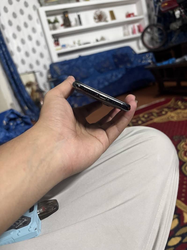 Apple iPhone X 2