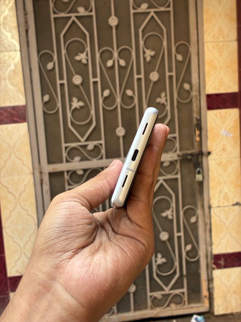 Google Pixel 7a 6