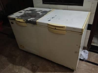 Deep Freezer for Sale – Excellent Working Condition