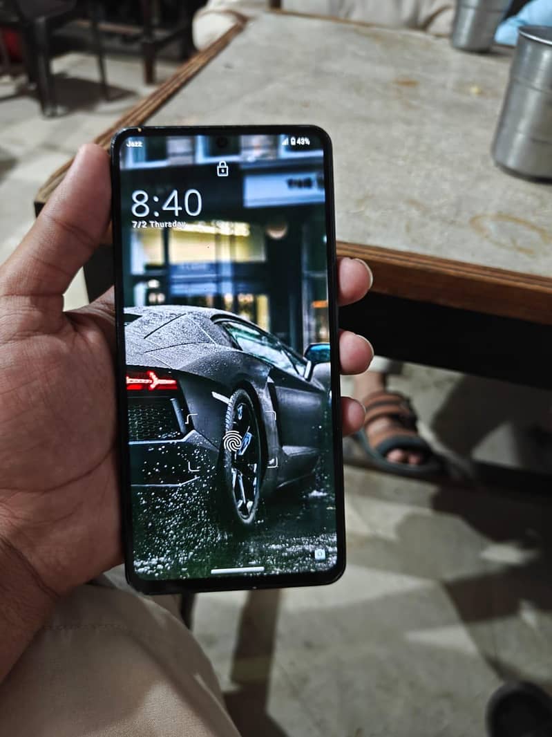 Sharp Aquos  R7 2