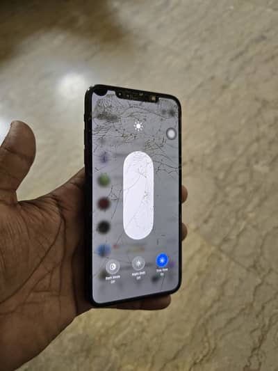 Iphone 11 pro max 256 gb Factory unlock read add