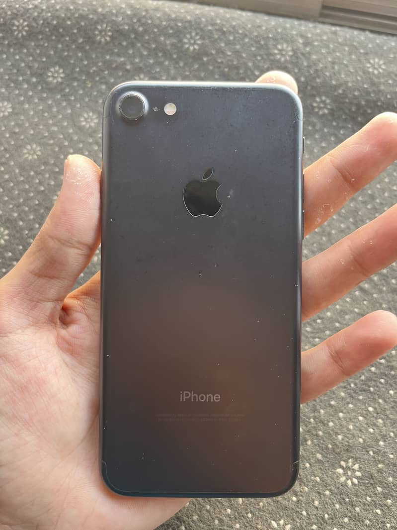 Apple iPhone 7 0