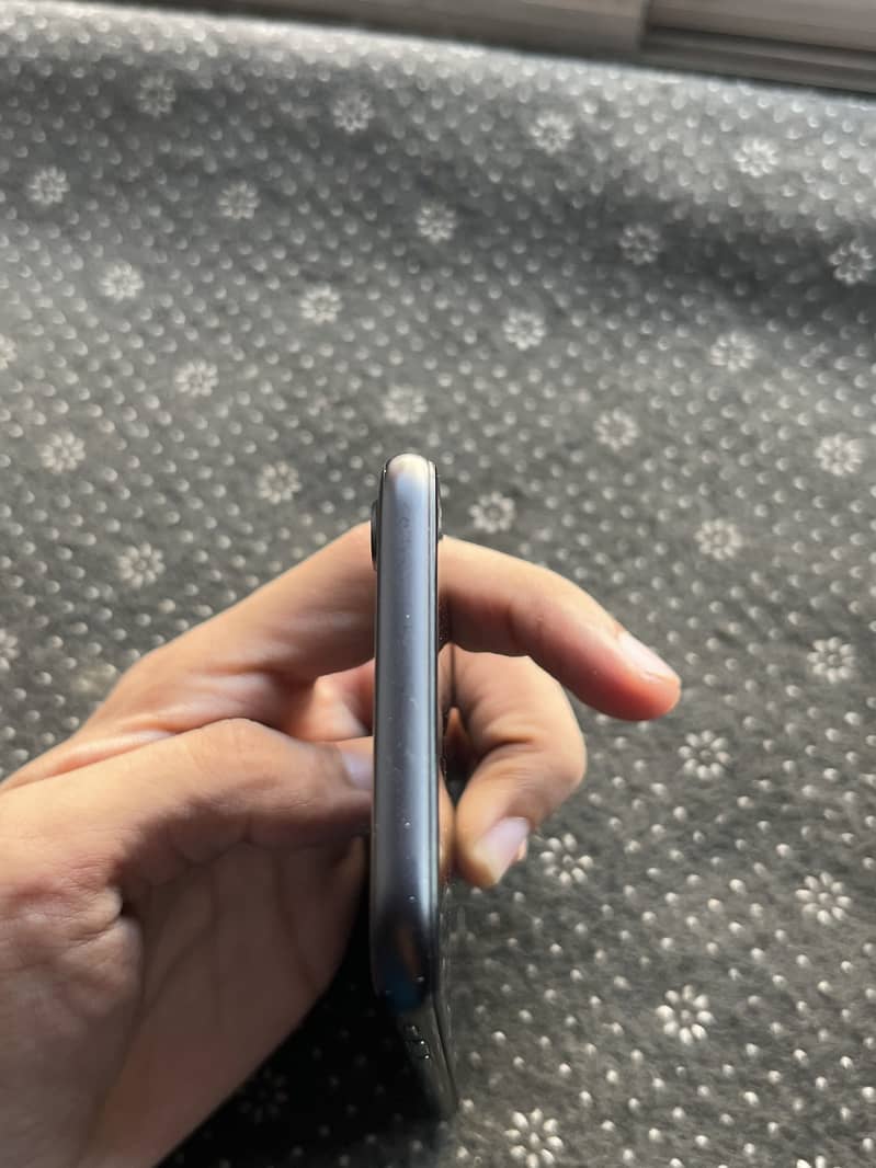 Apple iPhone 7 2