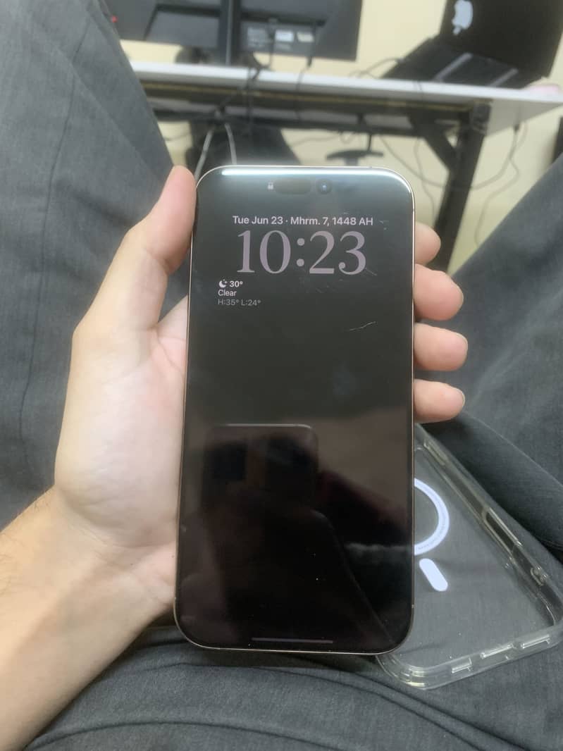 Apple iPhone 16 Pro Max 2