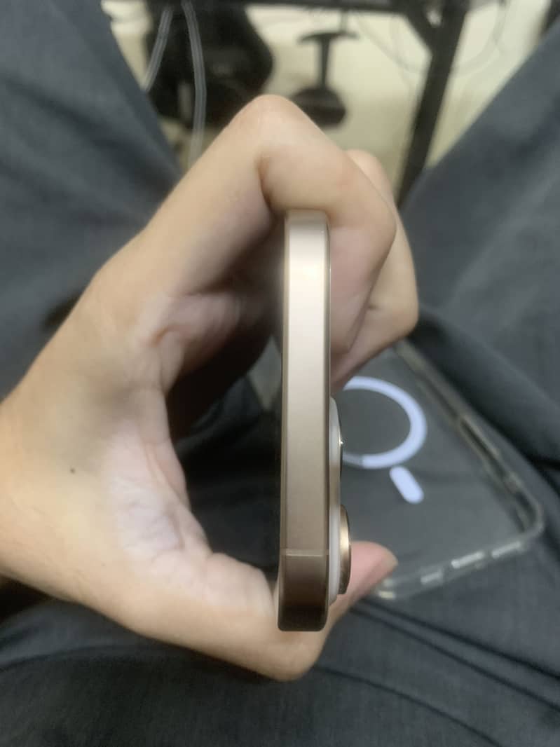Apple iPhone 16 Pro Max 5
