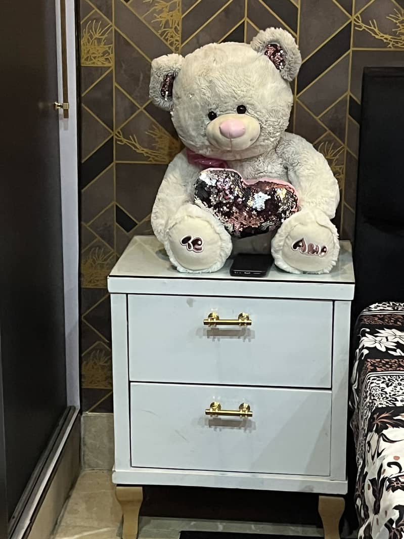 Side tables 1