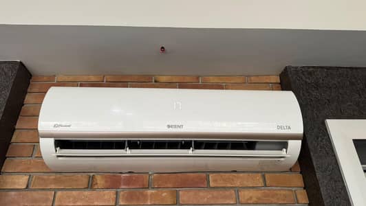 1.5 ton split Acs in good working condition