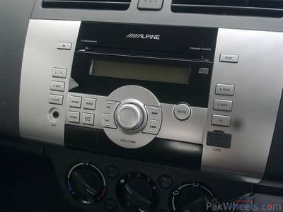 Original Suzuki Swift Alpine Audio Player (CD / USB / AUX / AM-FM)
