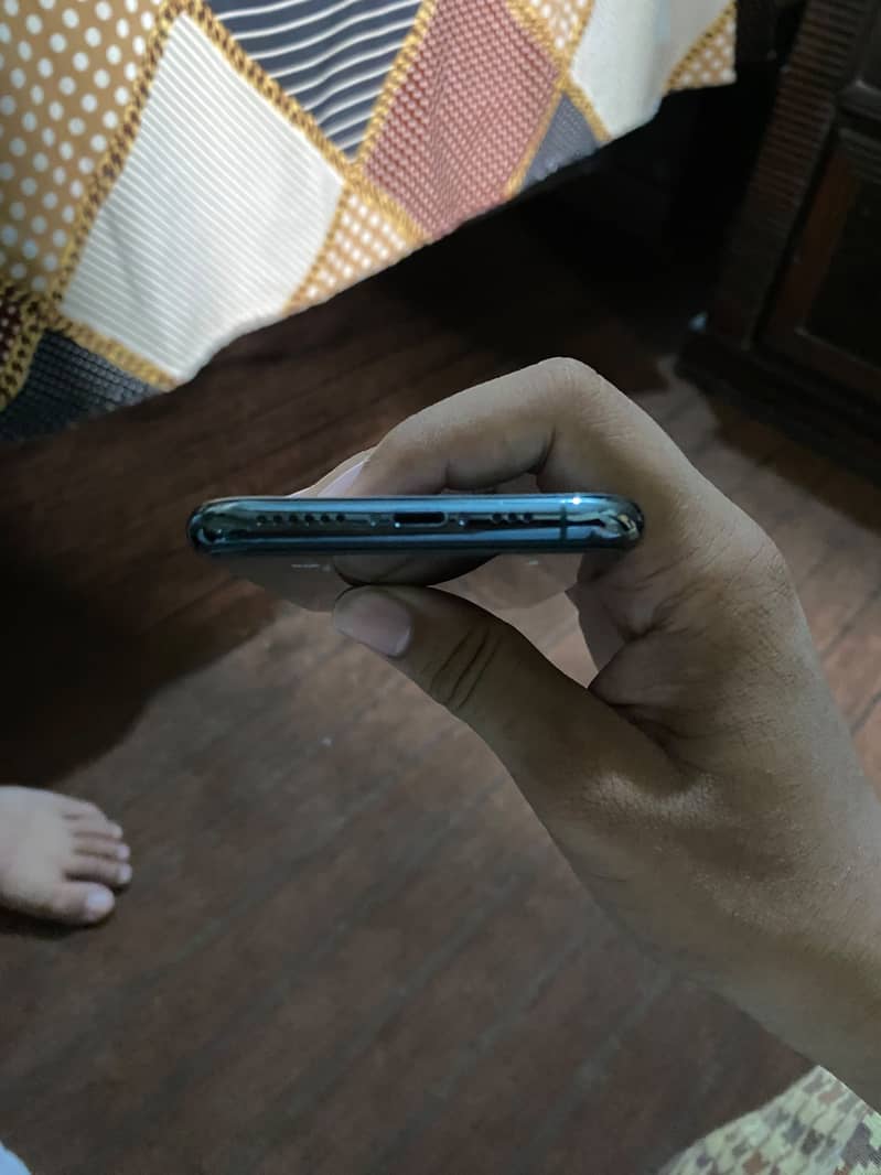 iPhone 11 Pro 3