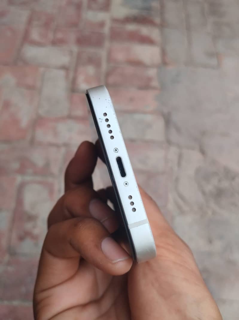 Apple iPhone 13 3