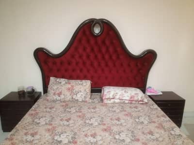 bed with dressing matress