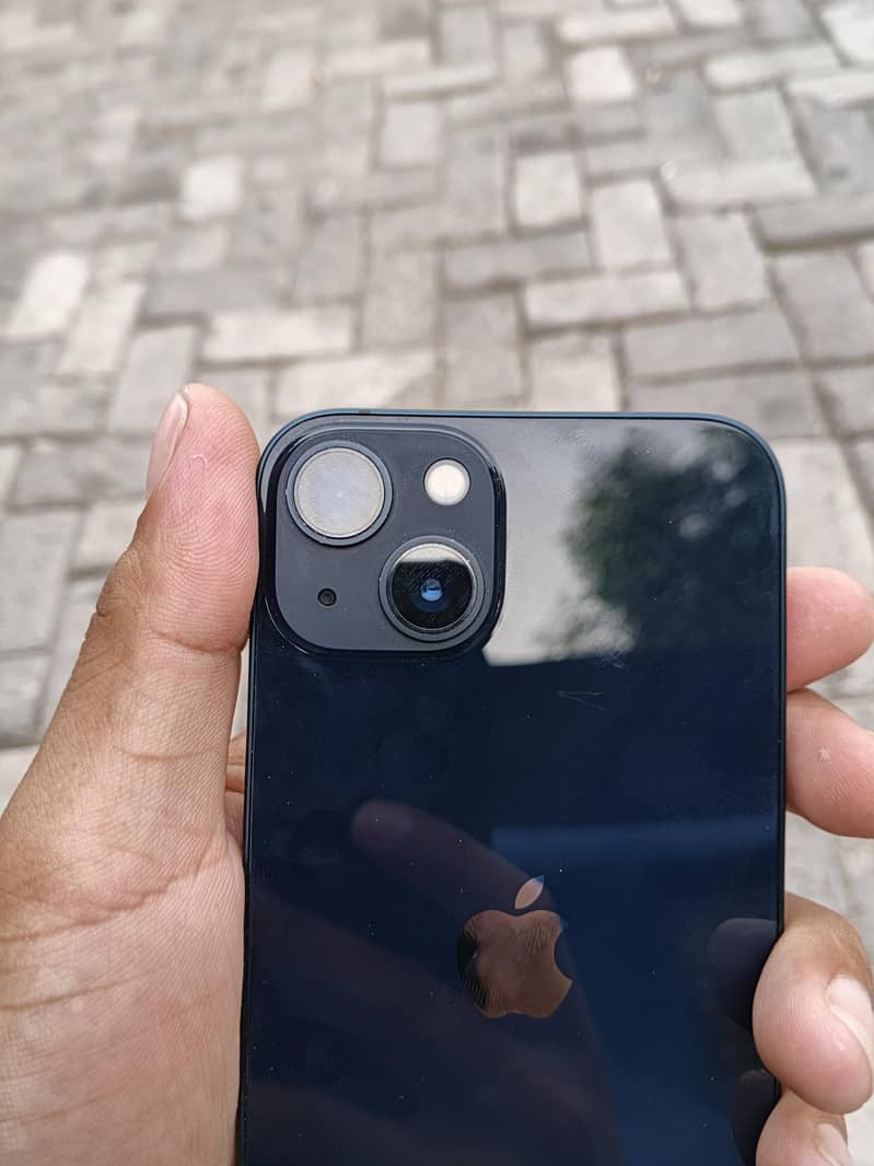Apple iPhone 13 2