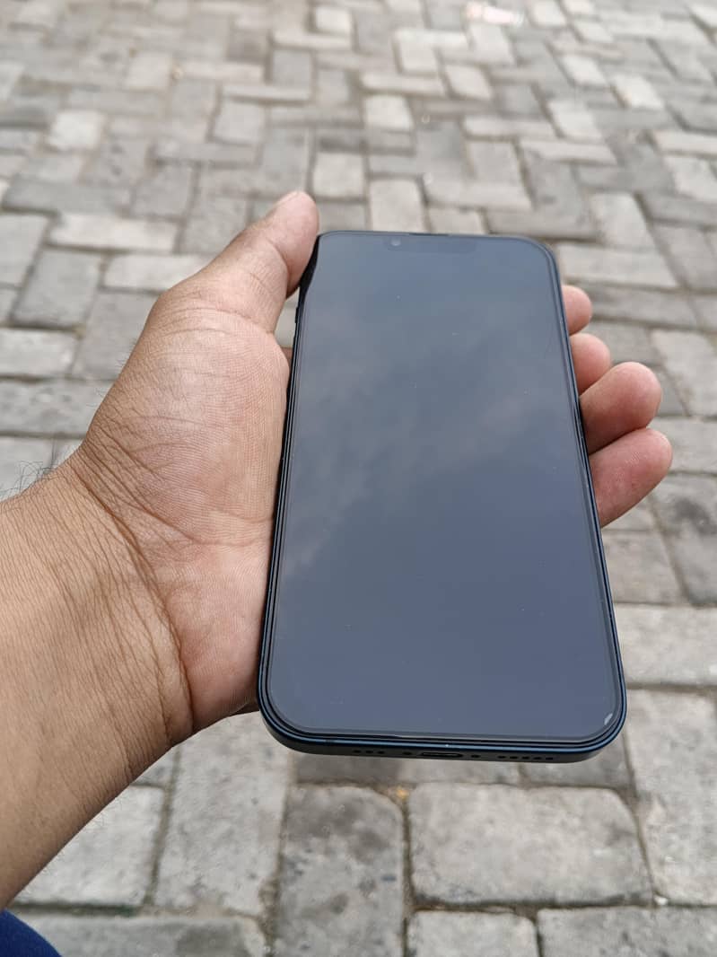 Apple iPhone 13 3
