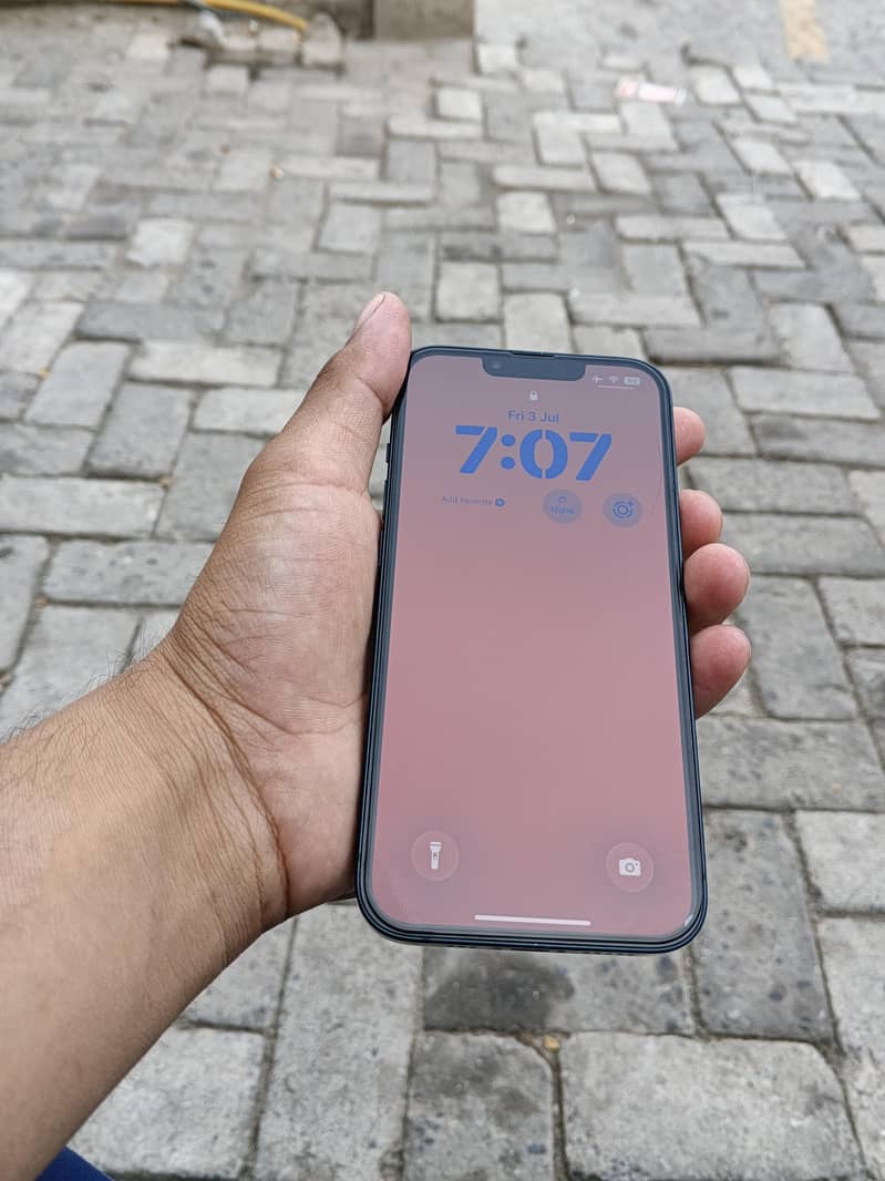 Apple iPhone 13 4