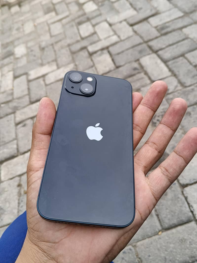Apple iPhone 13 12