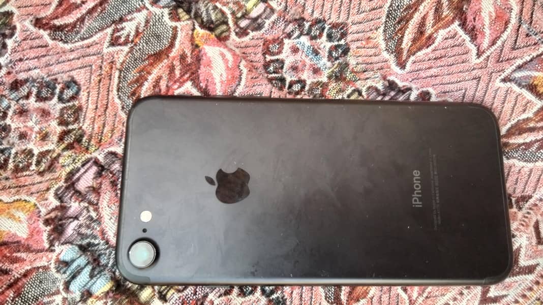 Apple iPhone 7 2
