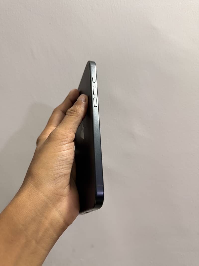 Apple iPhone 16 Plus 1