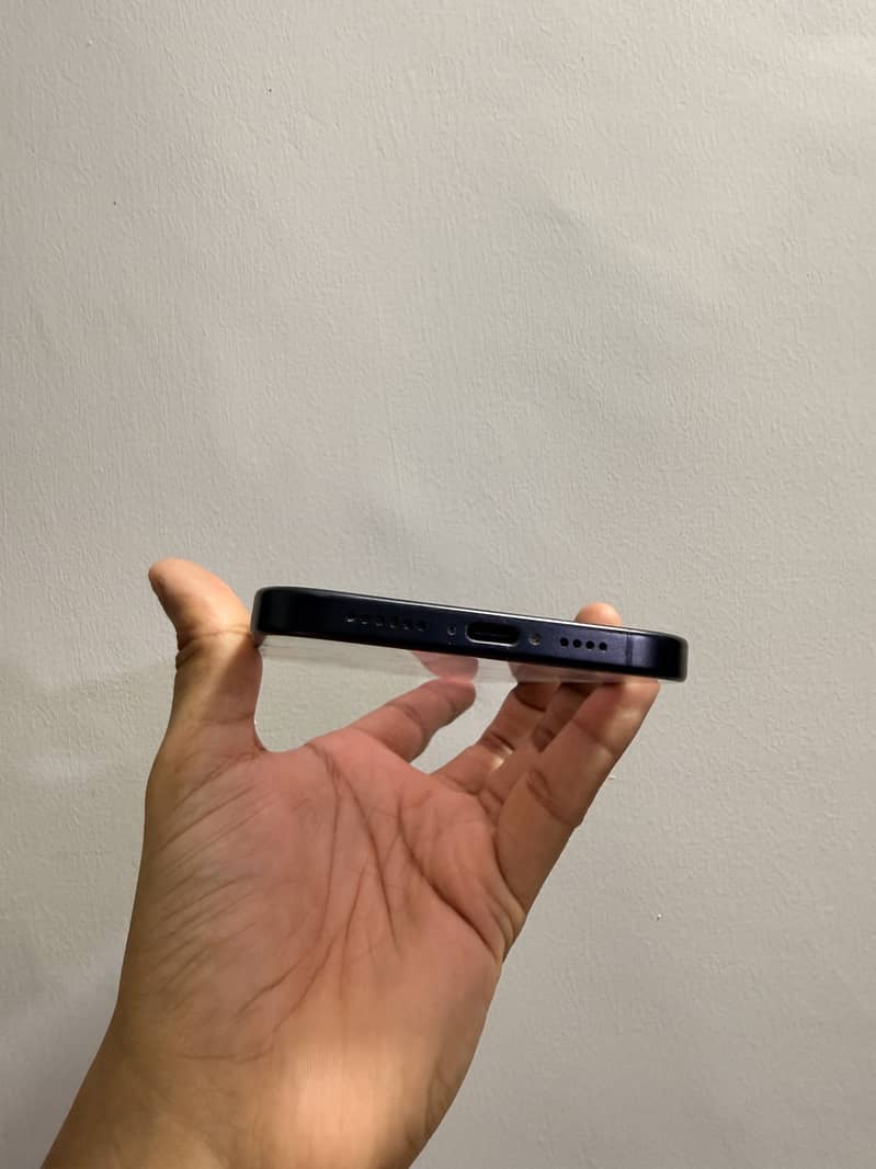 Apple iPhone 16 Plus 2