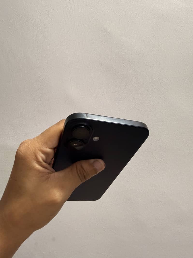 Apple iPhone 16 Plus 3