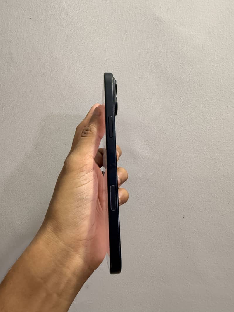 Apple iPhone 16 Plus 4
