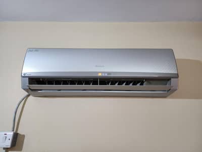 Gree 1.5 Ton Inverter Split Air Conditioner – Heat & Cool – 18000 BTU