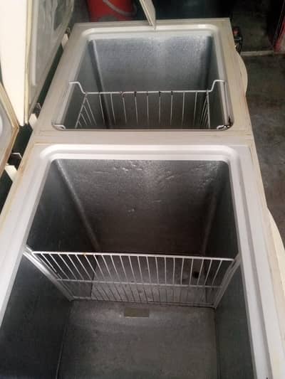 Deep freezer good working very thing janman no repair only door colour