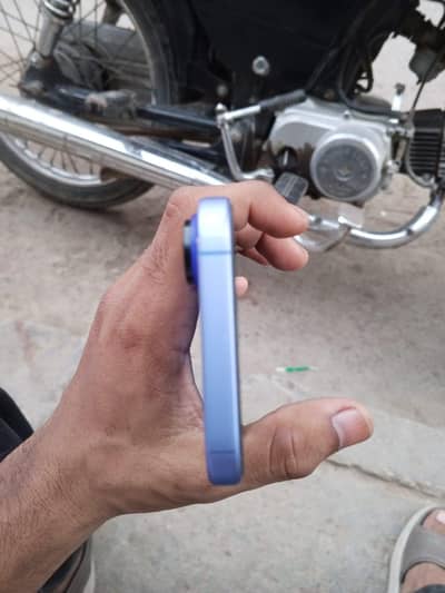 Apple iPhone 16 jv