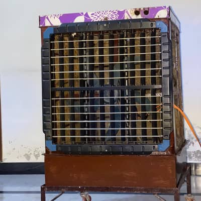 DC cooler with stand
