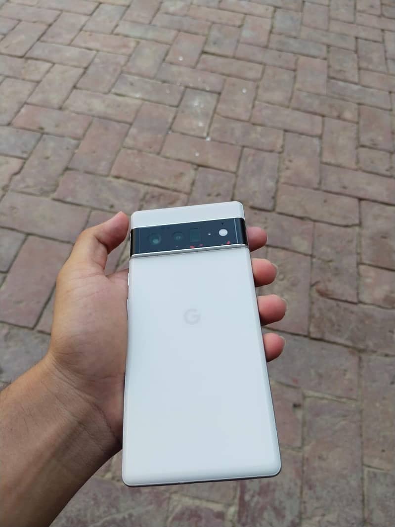 Google Pixel 6 Pro. . . . 12/256 0