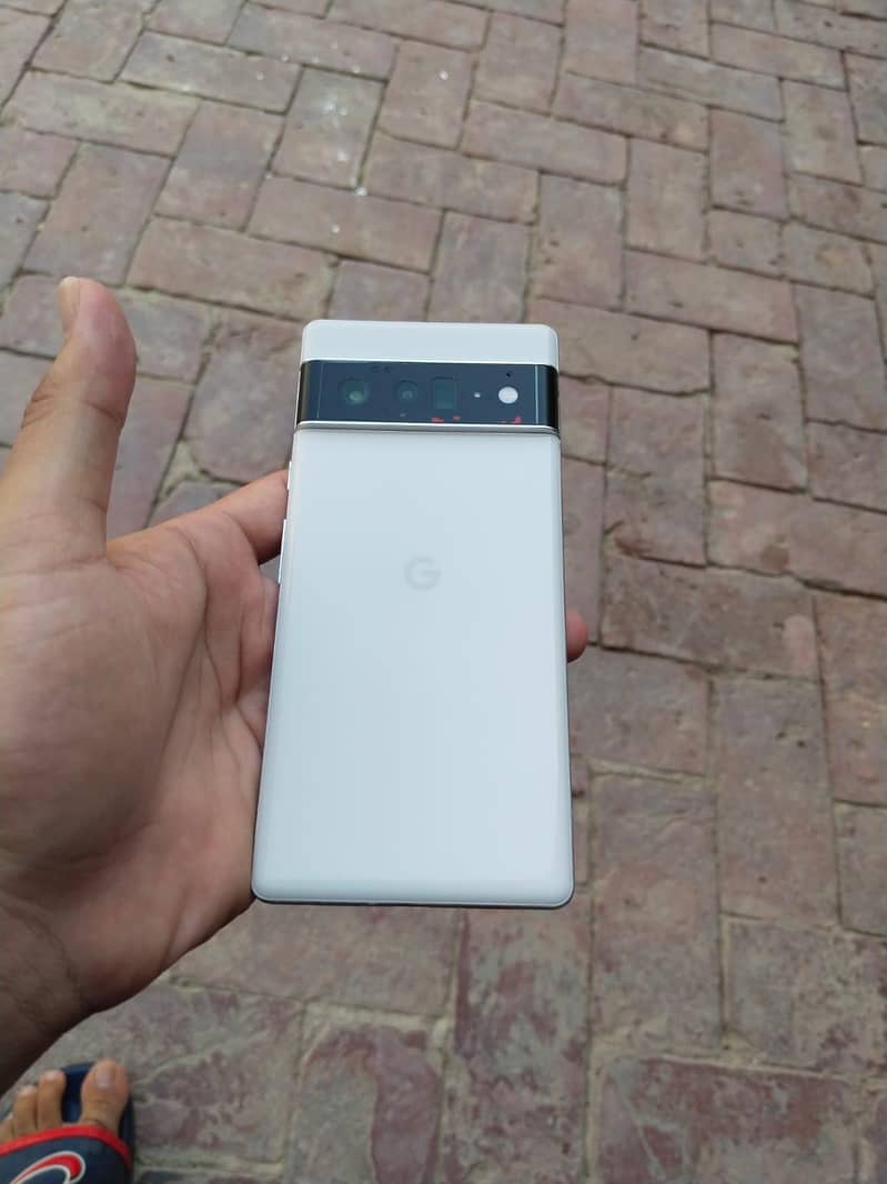 Google Pixel 6 Pro. . . . 12/256 5