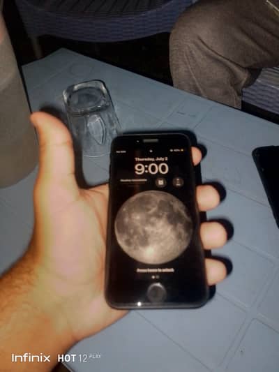 Apple iPhone SE