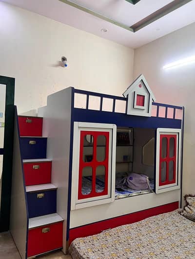 Kids bunker bed