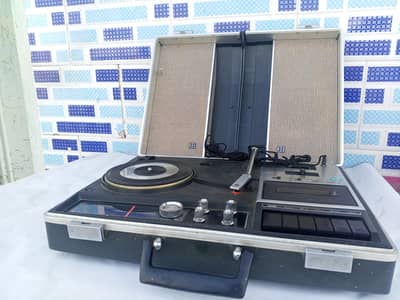 Turntable records player cassette player