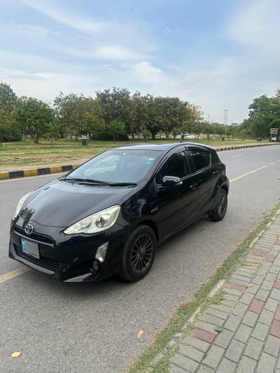 Toyota Aqua 2015 G Isb good condition