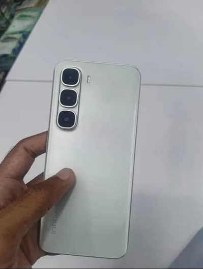 Infinix Hot 60 pro plus 10/10 call 0-3-3-6-3-3-3-3-1-7-3