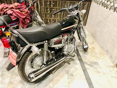 cg 125 se black not even single scratch just first oil changed