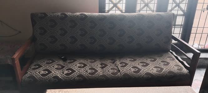 condition  good u can buy on our trust home use sofas set