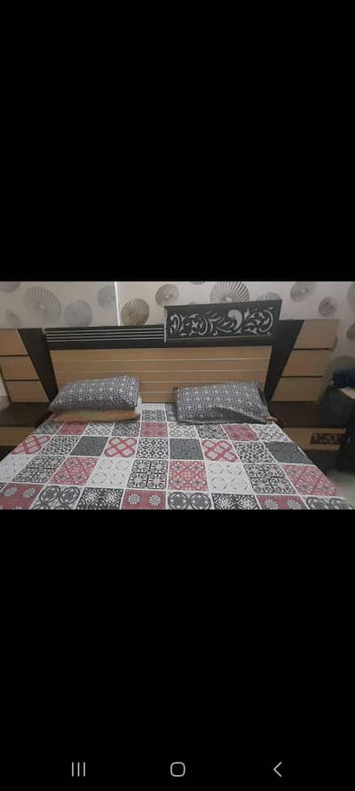 selling bed with two side tables and dressing in good condition