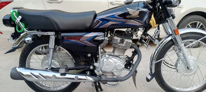 2025 model 125 aur number bhi laga hua hai 2025 number Laga hai