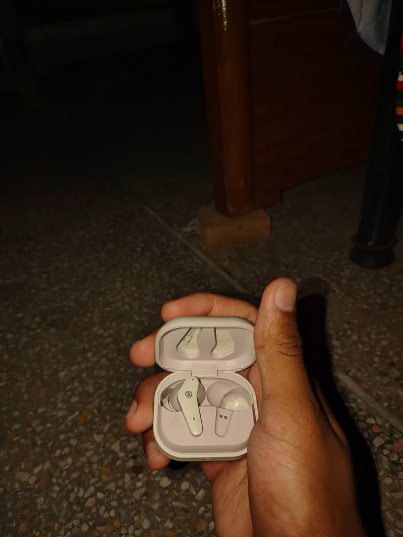 Zero Gravity Earbuds 1