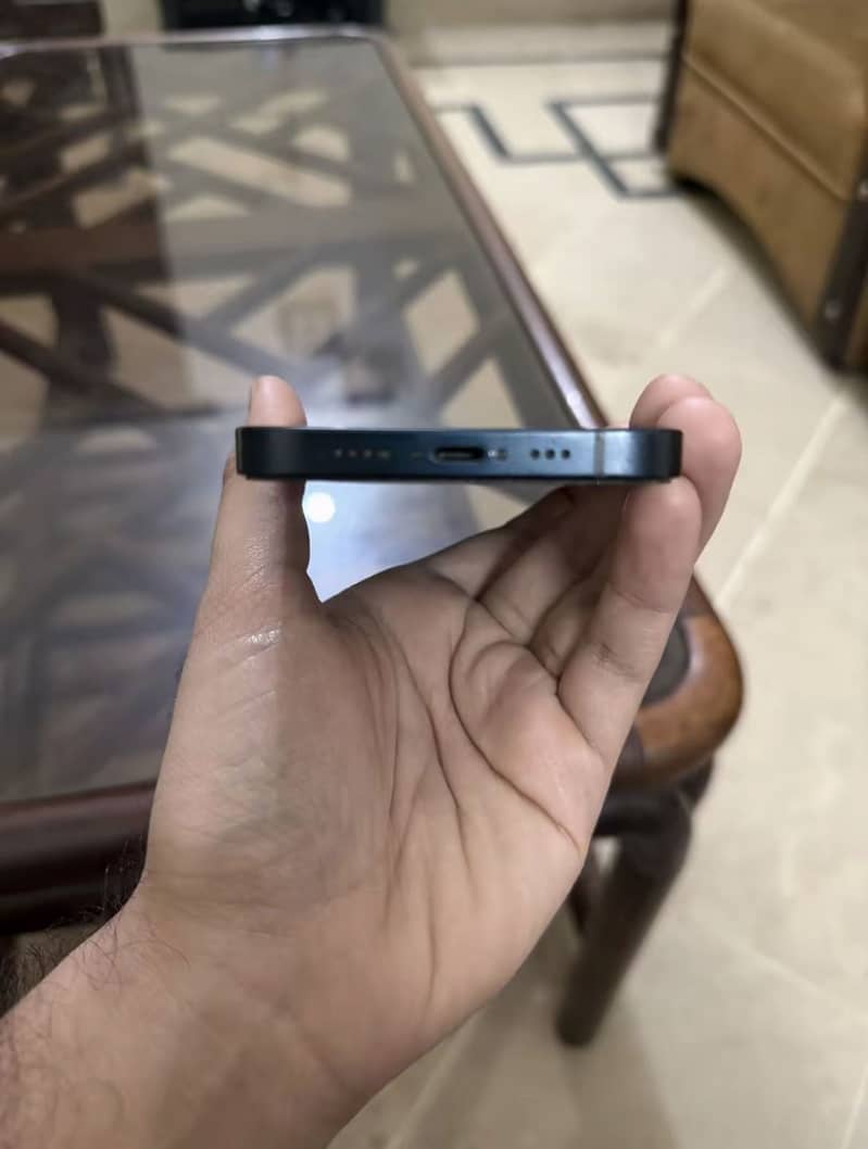 IPhone 13 2