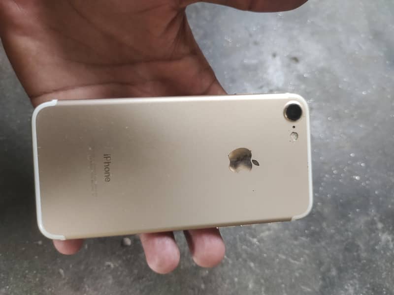 Apple iPhone 7 1
