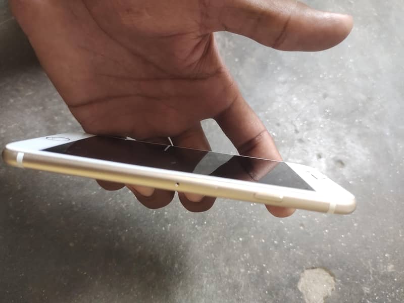 Apple iPhone 7 2