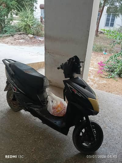 ZR cygnus scooty electric