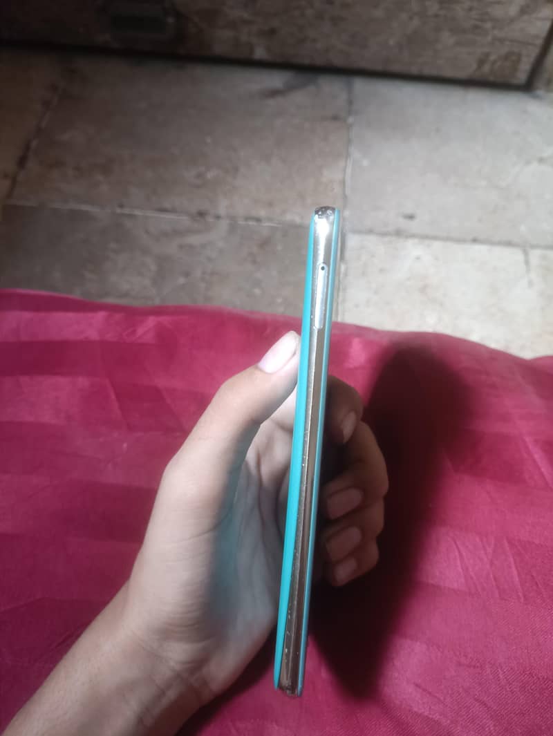 Sharp Aquos R2 2
