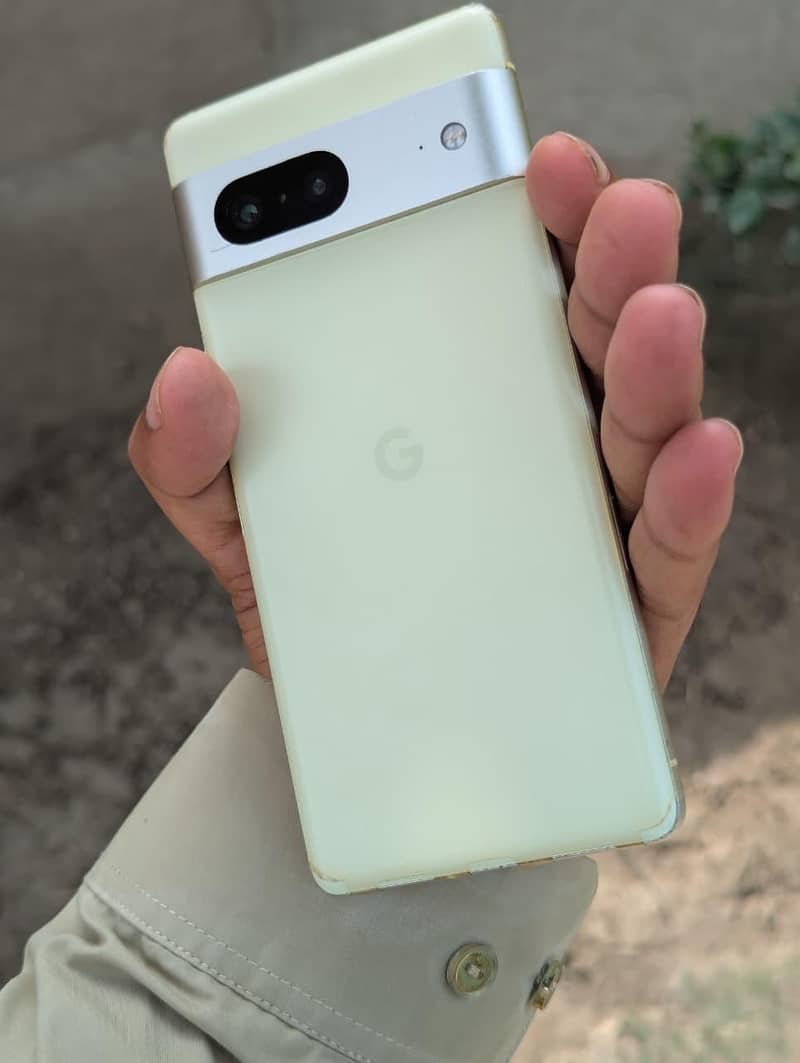 Google Pixel 7 4