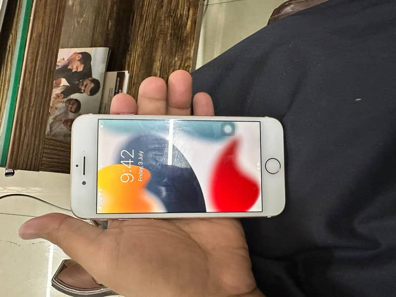 Apple iPhone 7 2