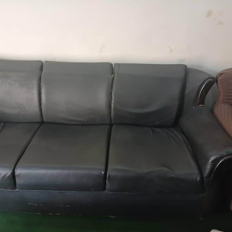 leather sofa 0